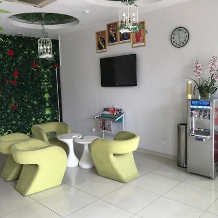 Goody Hotel Johor Bahru Exteriör bild