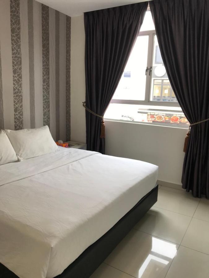 Goody Hotel Johor Bahru Exteriör bild