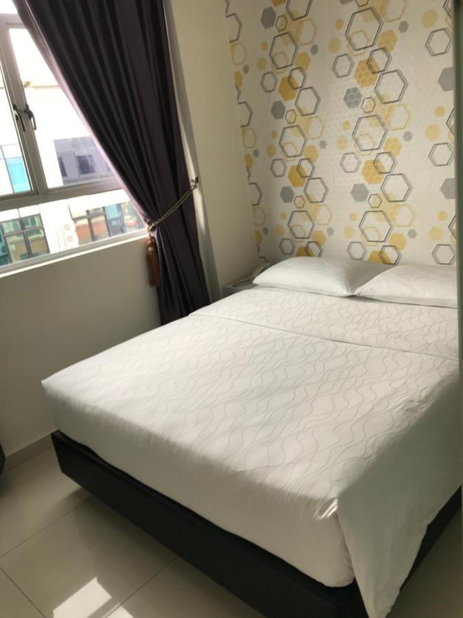 Goody Hotel Johor Bahru Exteriör bild