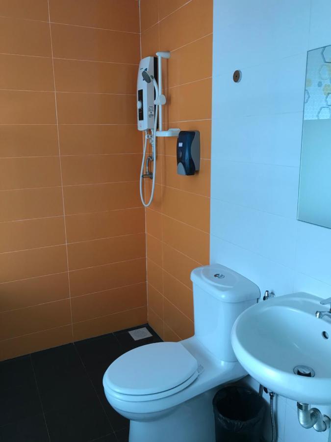 Goody Hotel Johor Bahru Exteriör bild