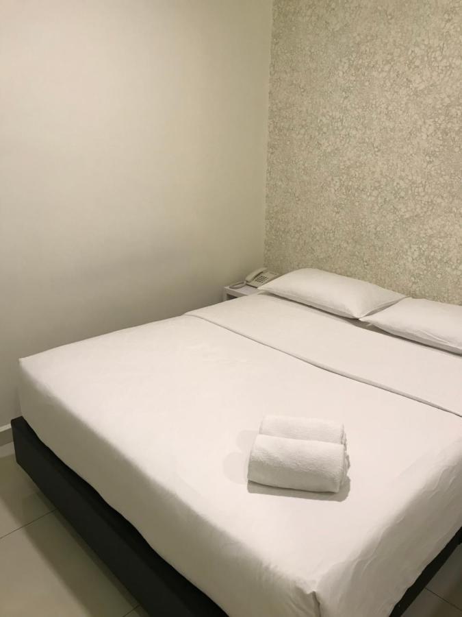 Goody Hotel Johor Bahru Exteriör bild