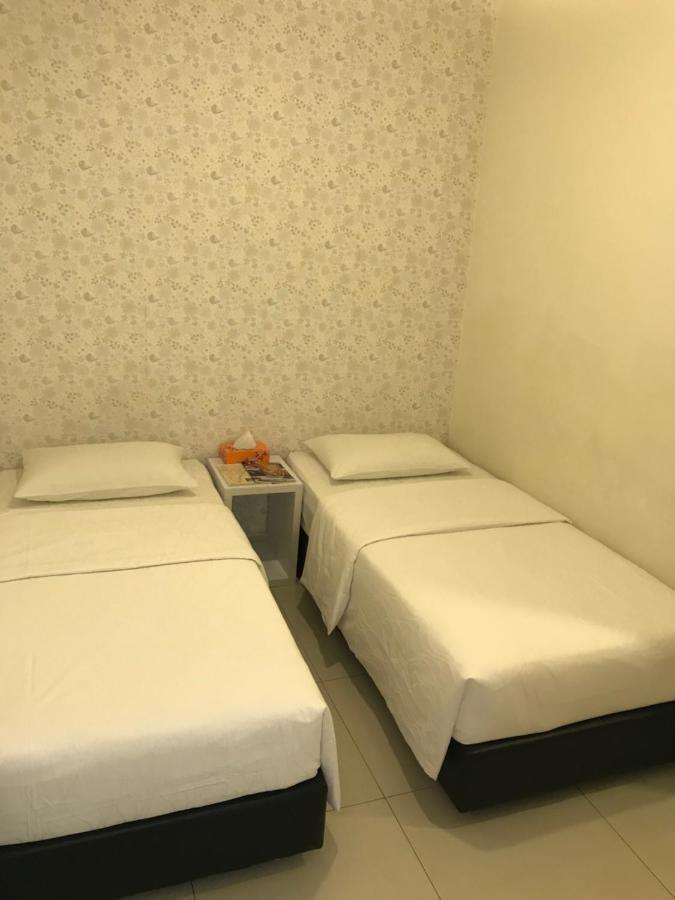 Goody Hotel Johor Bahru Exteriör bild